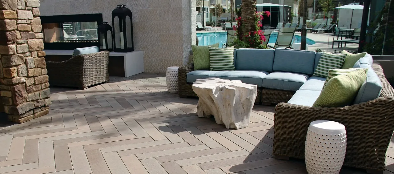 Paver patio with outdoor kitchen