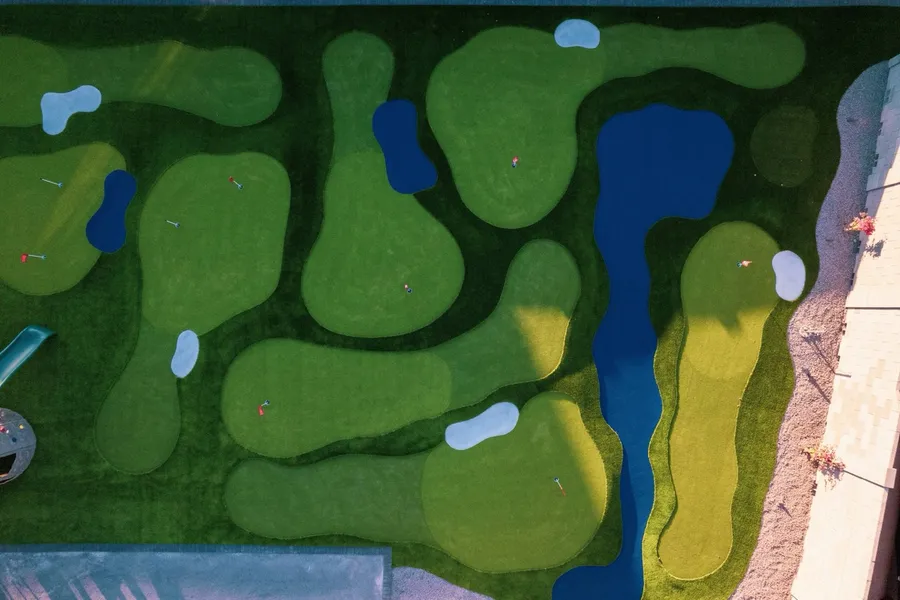 Putting Green & Artificial Turf