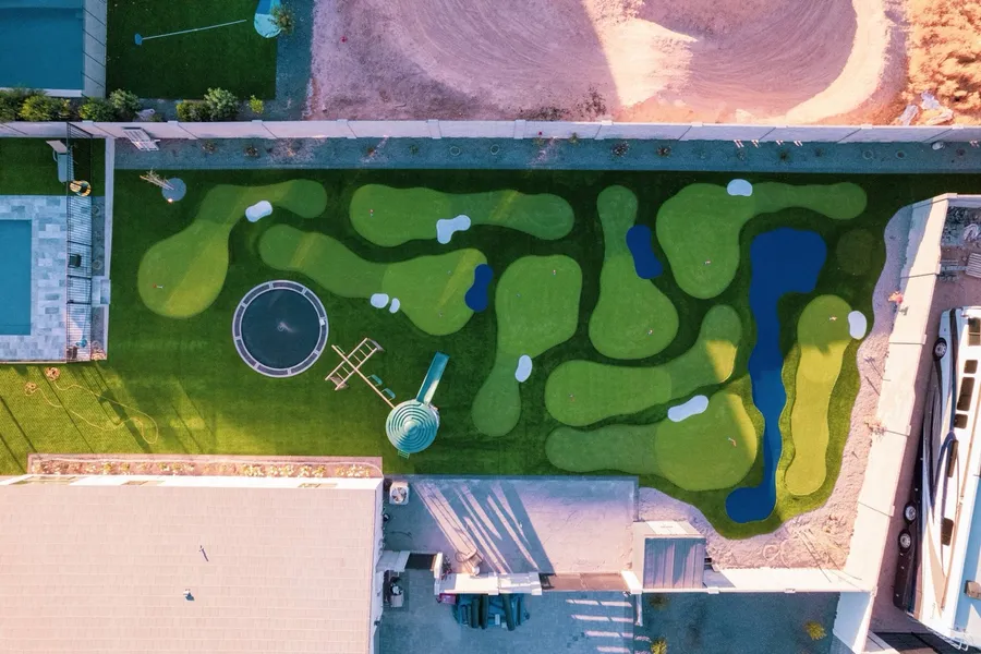 Putting Green & Artificial Turf